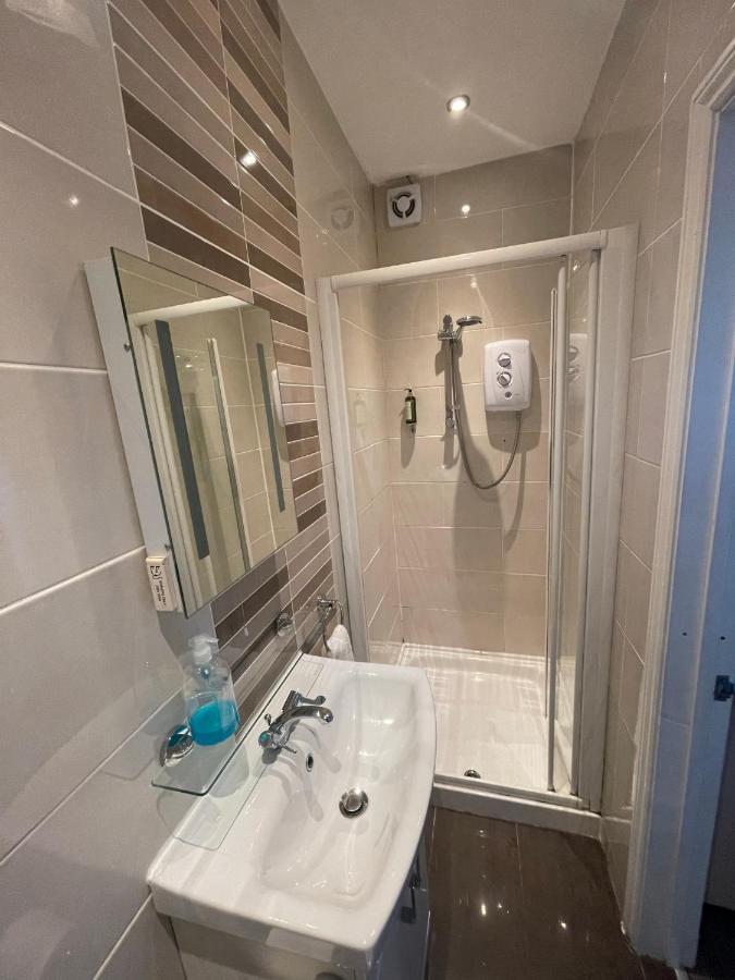 Oakhurst Gatwick B&B Crawley  Ngoại thất bức ảnh