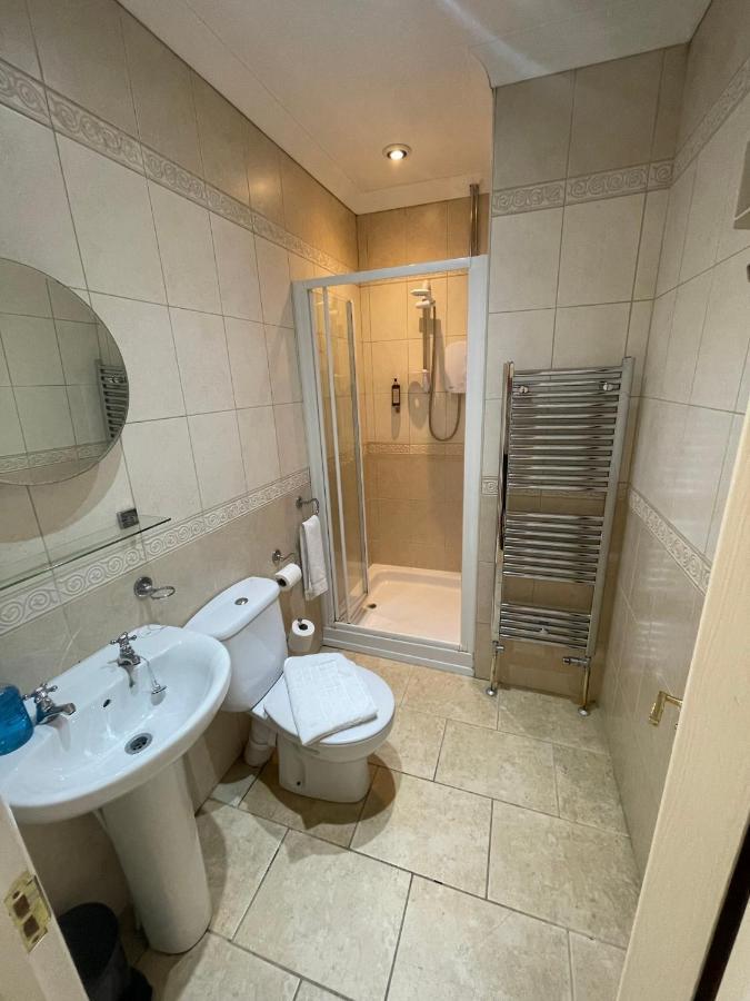 Oakhurst Gatwick B&B Crawley  Ngoại thất bức ảnh