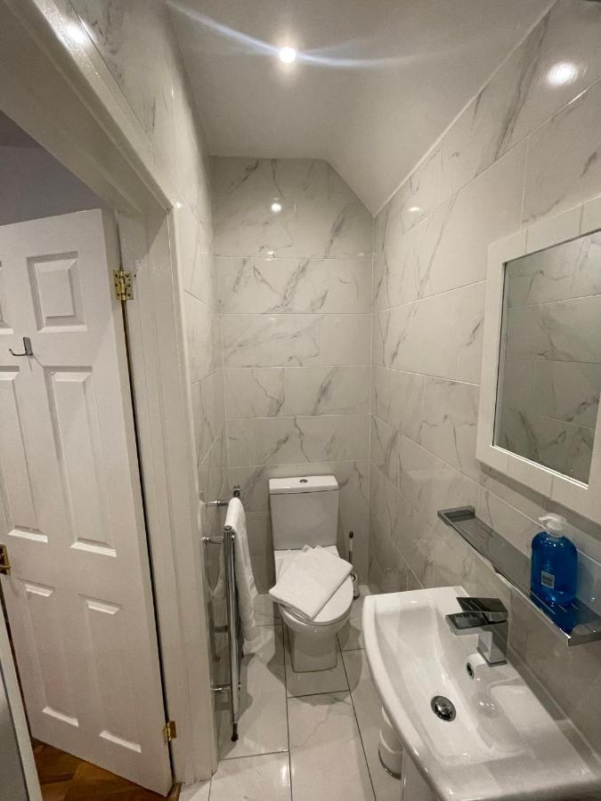 Oakhurst Gatwick B&B Crawley  Ngoại thất bức ảnh
